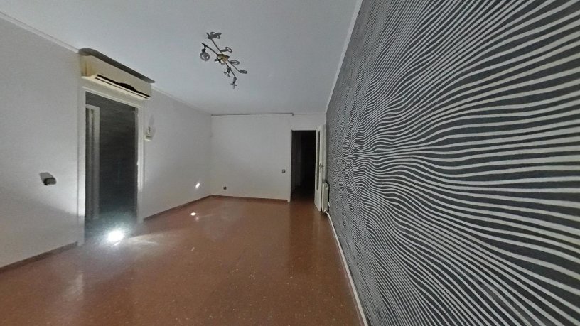 Piso de 88m² en calle Mare De Deu De Montserrat, Viladecans, Barcelona