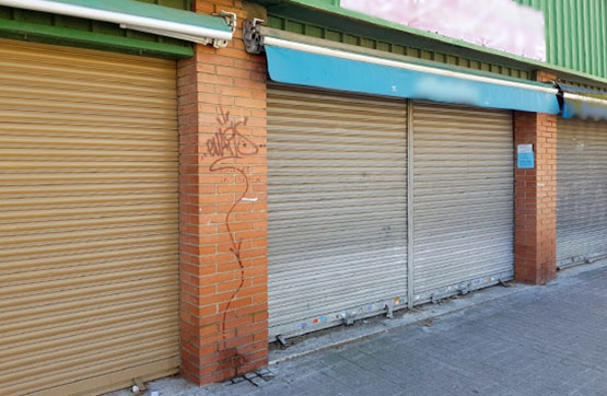 Local comercial de 17m² en calle Mare De Deu De La Cisa, Mataró, Barcelona