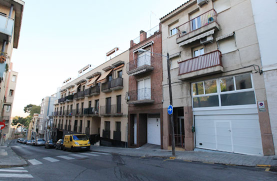 Local comercial de 238m² en calle Montevideo, Planta Baja Y Altillo, Sant Boi De Llobregat, Barcelona