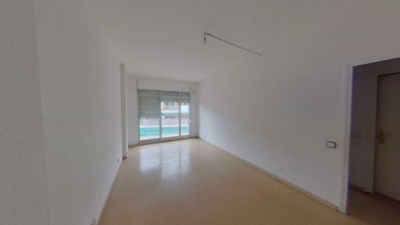 77m² Flat on avenue Alfons Xiii, Badalona, Barcelona