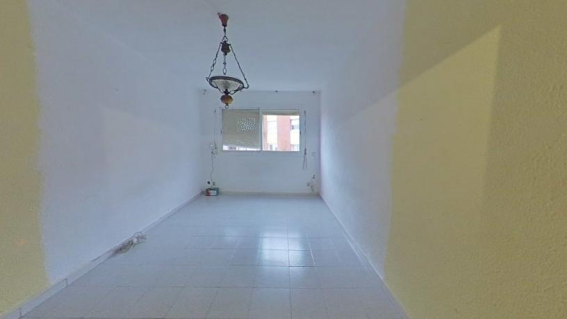 70m² Flat on avenue America, Badalona, Barcelona