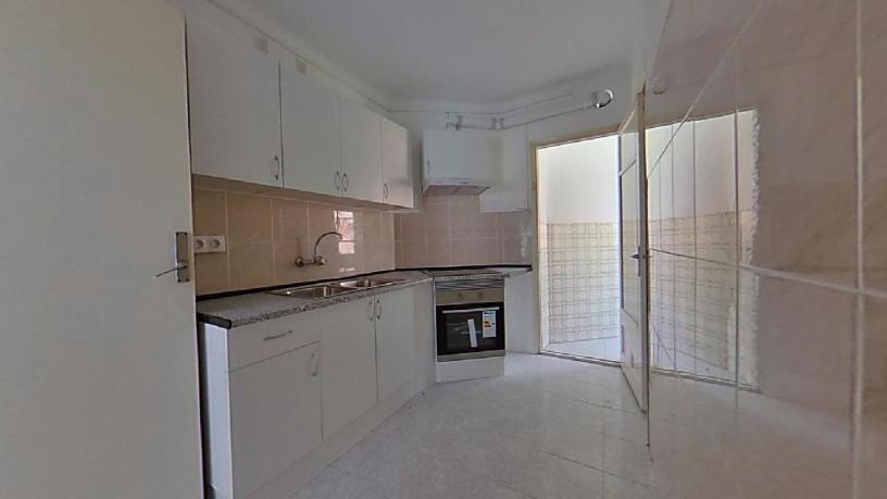 65m² Flat on street Santa Teresa, Manresa, Barcelona