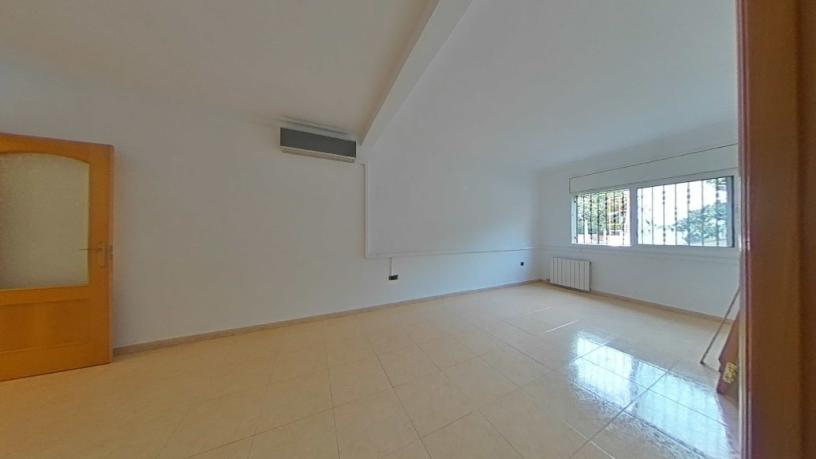 100m² Flat on avenue Generalitat, Santa Coloma De Gramenet, Barcelona