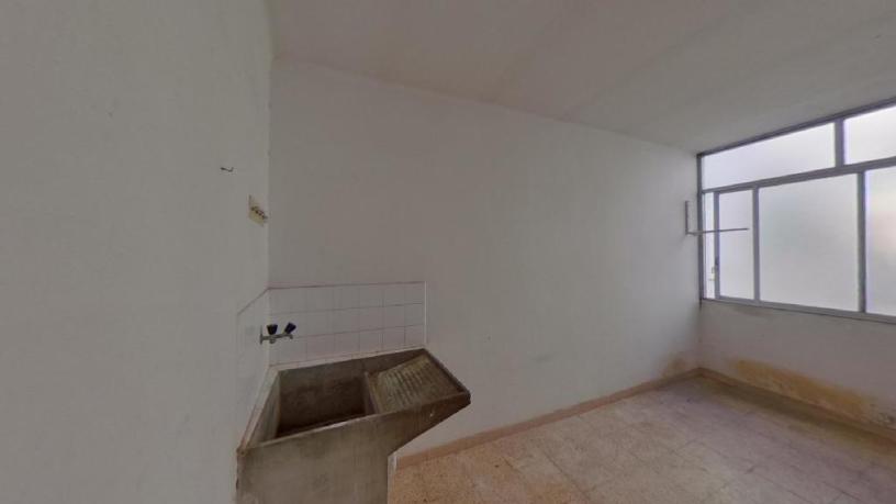 121m² Flat on square De La Reforma, Manresa, Barcelona