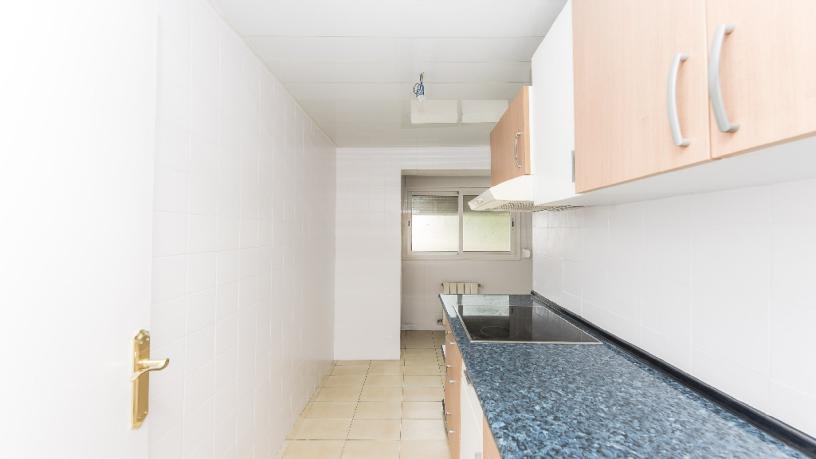 59m² Flat on square Del Poble, Montornès Del Vallès, Barcelona