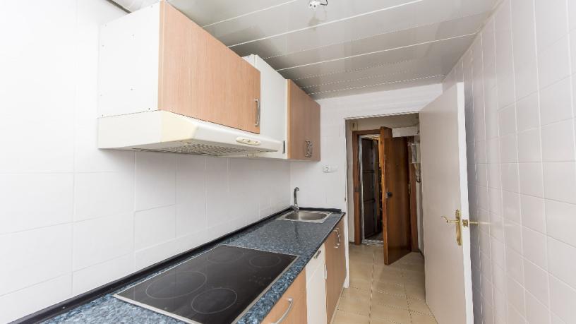 59m² Flat on square Del Poble, Montornès Del Vallès, Barcelona