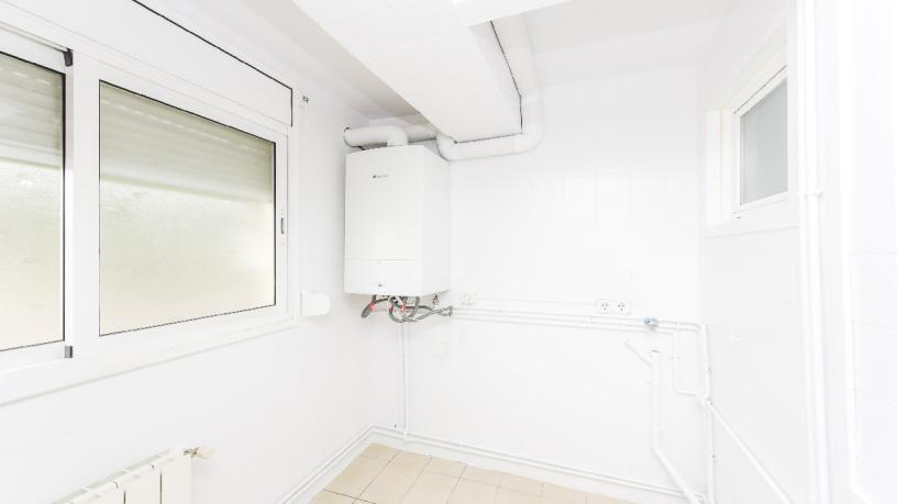 59m² Flat on square Del Poble, Montornès Del Vallès, Barcelona