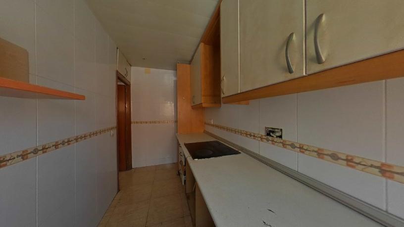 Piso de 69m² en calle Montmany, Sant Boi De Llobregat, Barcelona