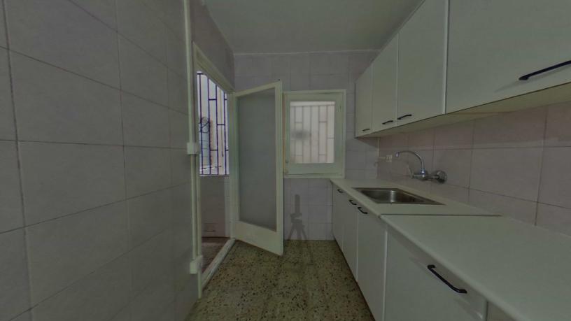 Piso de 63m² en calle Constitucion, Sant Feliu De Llobregat, Barcelona