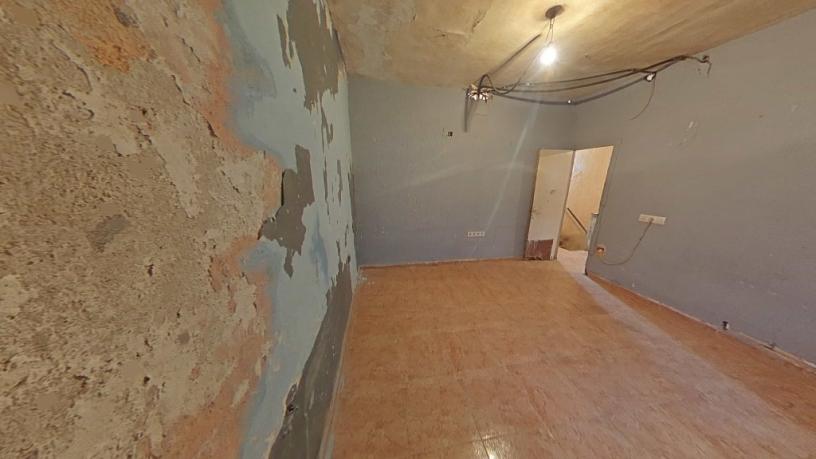 156m² Townhouse on street Avila, Sant Vicenç Dels Horts, Barcelona