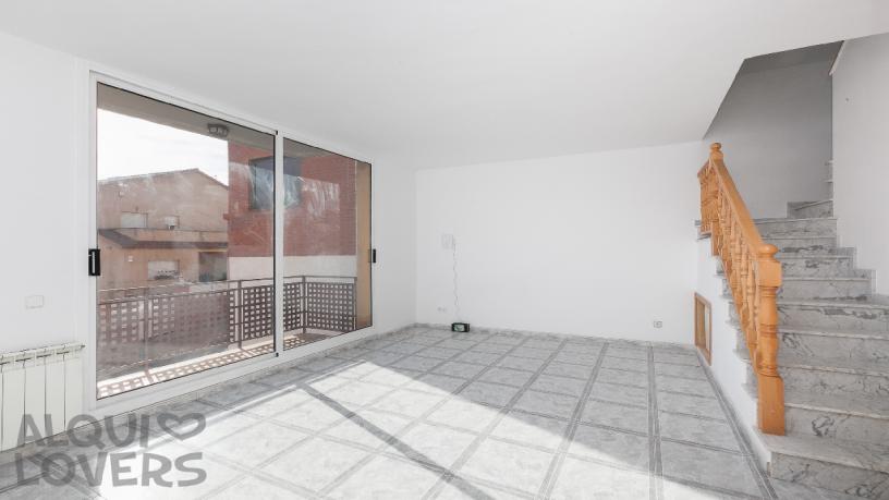 96m² Townhouse on street Lleo, Sant Vicenç Dels Horts, Barcelona