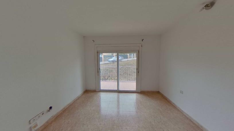 78m² Flat on street Italia, Terrassa, Barcelona