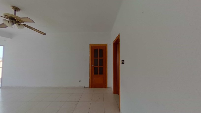 70m² Flat on street Provenza, Terrassa, Barcelona