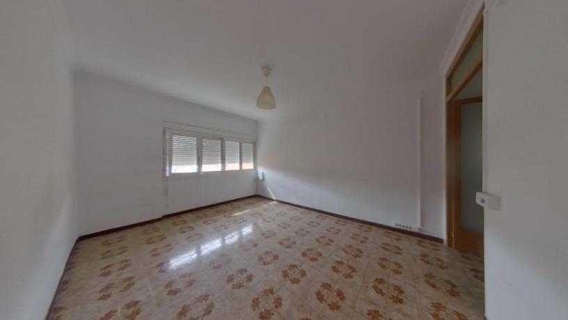 Piso de 76m² en calle Doctor Modrego, Badalona, Barcelona