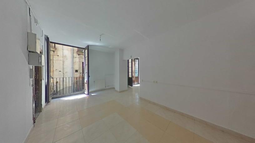 Piso de 70m² en calle Flor De Lliri, Barcelona