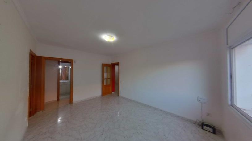 Piso de 76m² en calle Campfasso, Cornellà De Llobregat, Barcelona