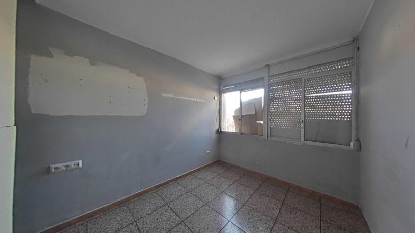 Piso de 54m² en calle Castanyer, Cornellà De Llobregat, Barcelona