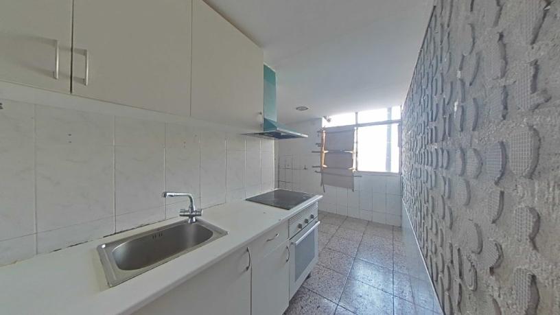 Appartement de 54m² dans rue Castanyer, Cornellà De Llobregat, Barcelona