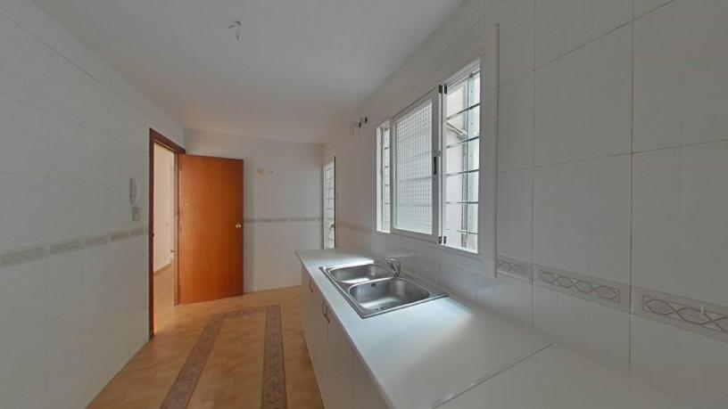 Appartement de 108m² dans rue Llança, Hospitalet De Llobregat (L), Barcelona