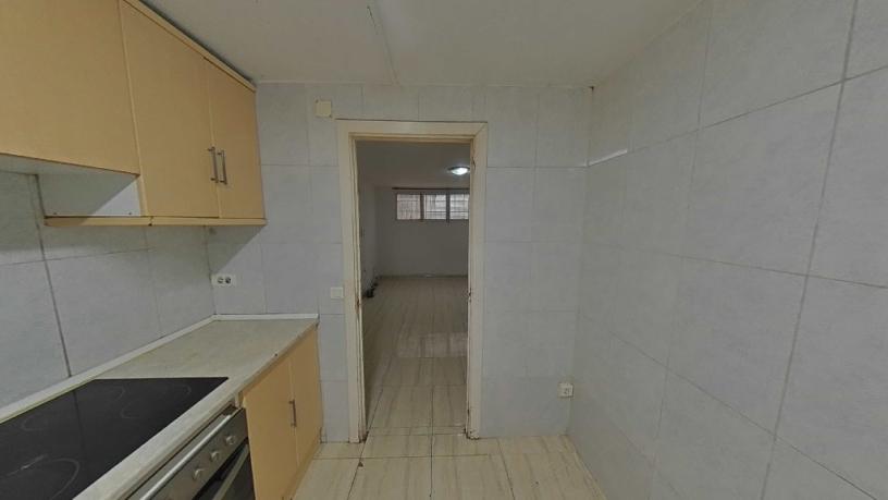 Appartement de 73m² dans rue Mare Deu De Bellvitge, Hospitalet De Llobregat (L), Barcelona