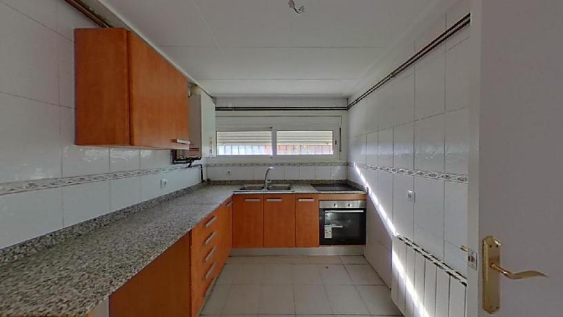 65m² Flat on street Cima, Montcada I Reixac, Barcelona