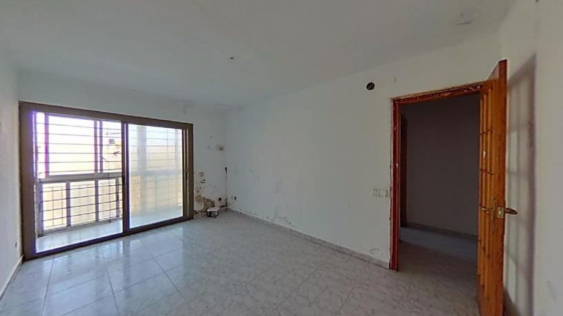 Piso de 65m² en calle Sequia, Canovelles, Barcelona