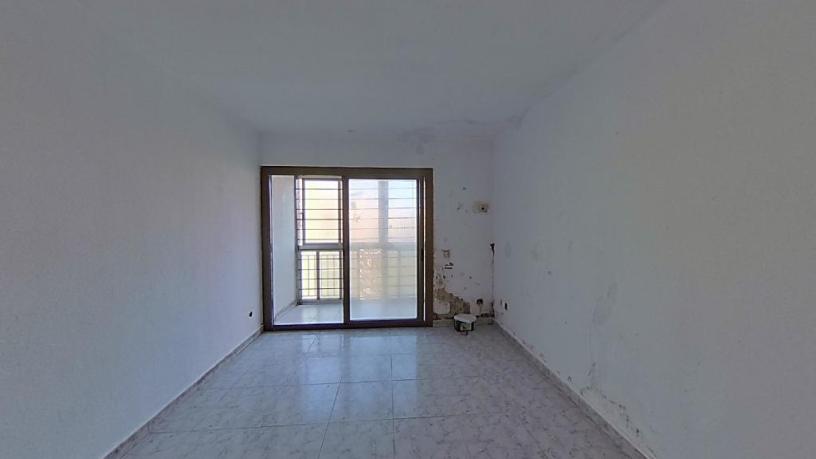 Piso de 65m² en calle Sequia, Canovelles, Barcelona