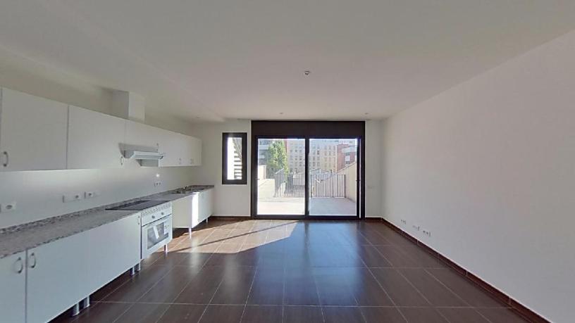 Piso de 81m² en calle Sant Francesc, Terrassa, Barcelona