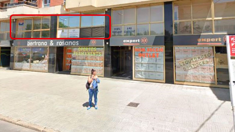 Commercial premises in road Manlleu, Vic, Barcelona
