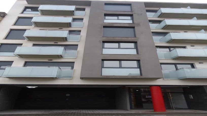 820m² Commercial premises on avenue Tudela, Manresa, Barcelona