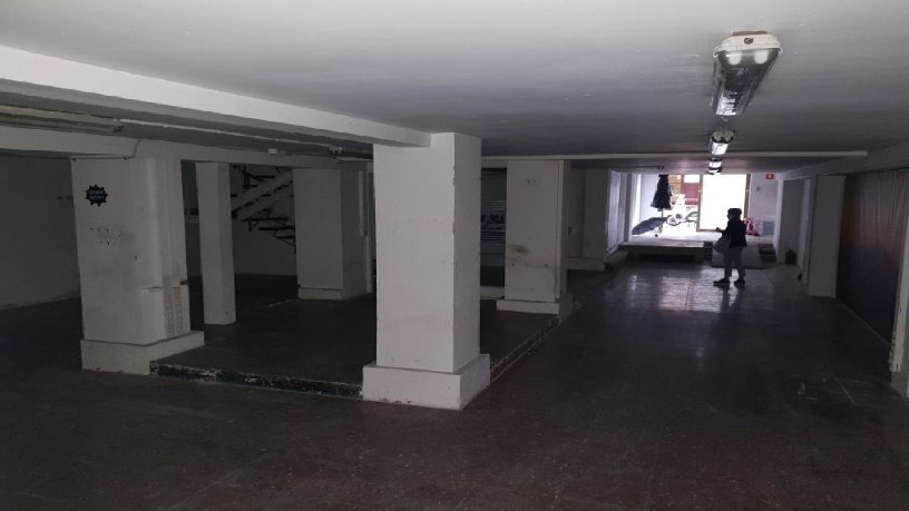 Local comercial de 183m² en calle Arago, Barcelona