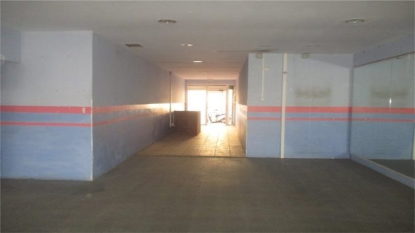 Local comercial de 121m² en calle Bruc, Viladecans, Barcelona