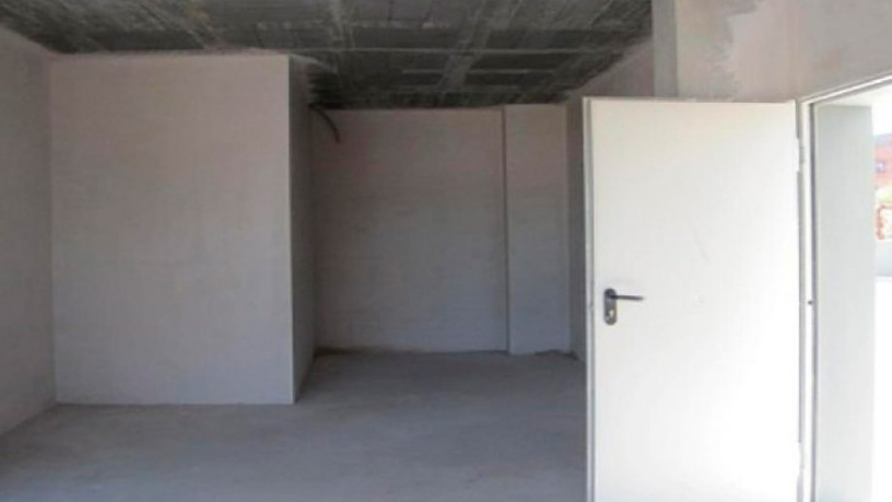 Local comercial de 405m² en calle Extremadura, Sant Joan Despí, Barcelona