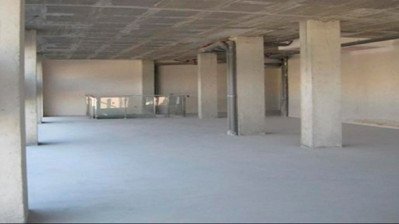 Local comercial de 405m² en calle Extremadura, Sant Joan Despí, Barcelona