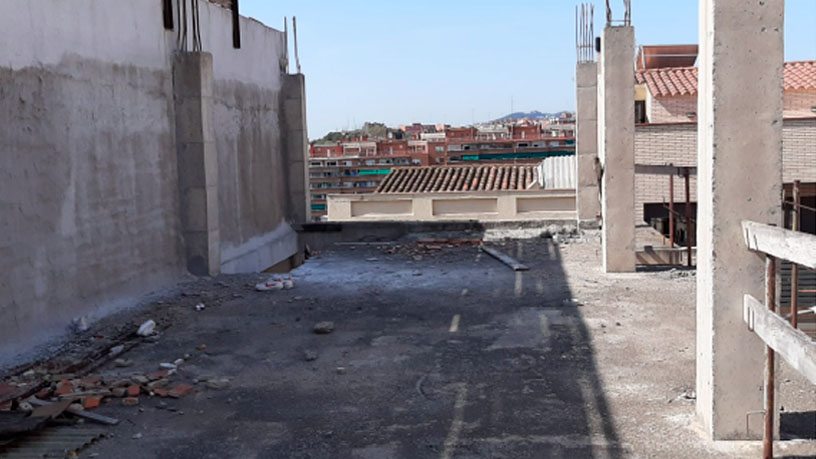 Obra parada en calle Buenos Aires, Badalona, Barcelona