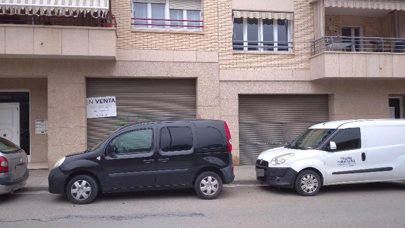 Local comercial de 752m² en calle Jaume Armengos 25, Manresa, Barcelona