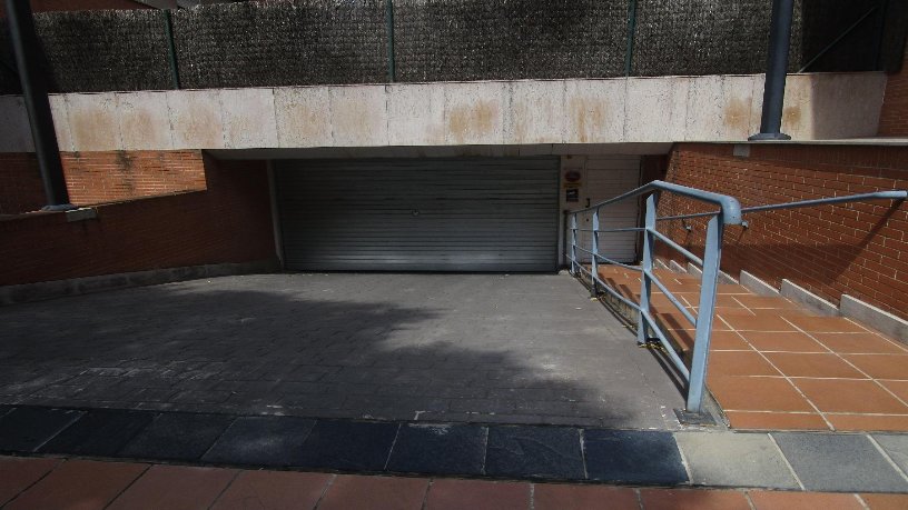 Plaza de garaje de 25m² en calle Carles Riba, Sant Cugat Del Vallès, Barcelona