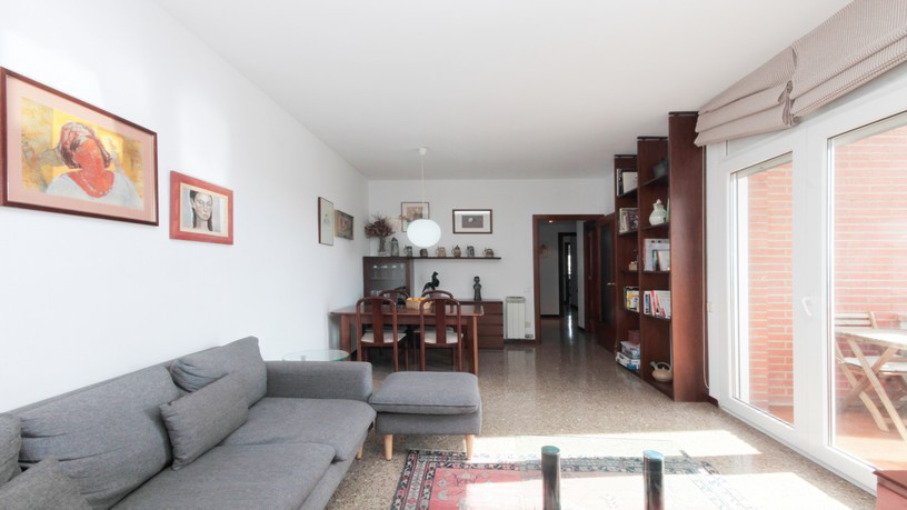 147m² Flat on street Collblanc, Barcelona