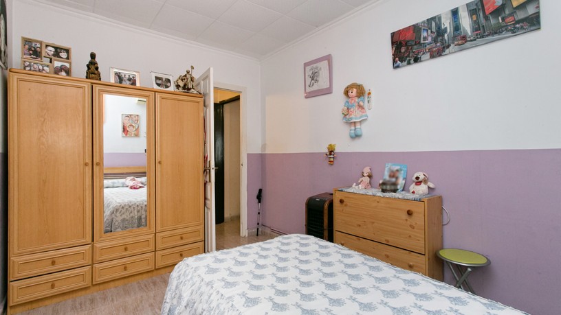 87m² Flat on street Del Bisbe Sanahuja, Terrassa, Barcelona