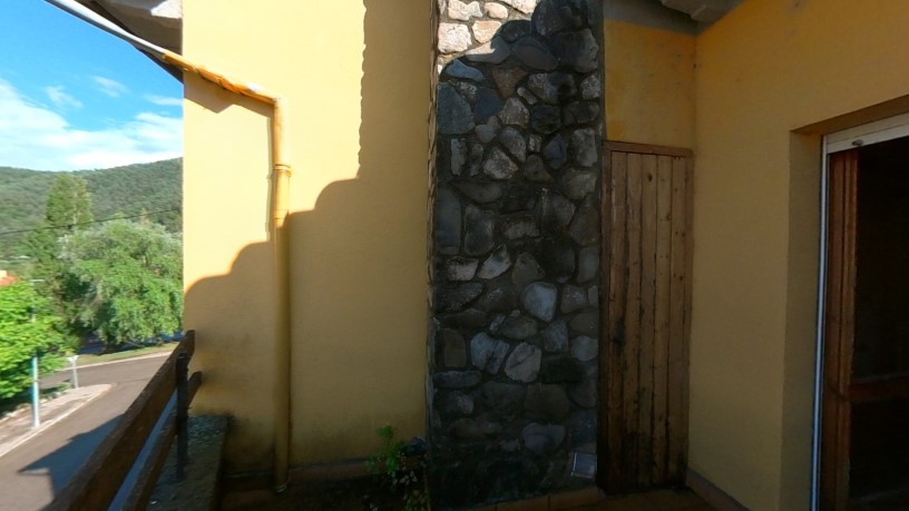 Flat on street Lluçanes, Ripoll