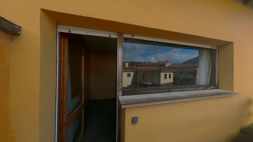 Flat on street Lluçanes, Ripoll