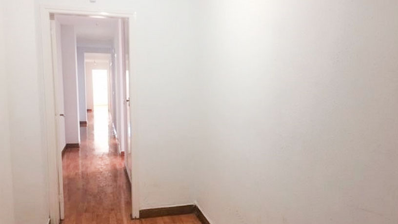 Piso de 124m² en calle Santa Leocadia, Figueres, Girona