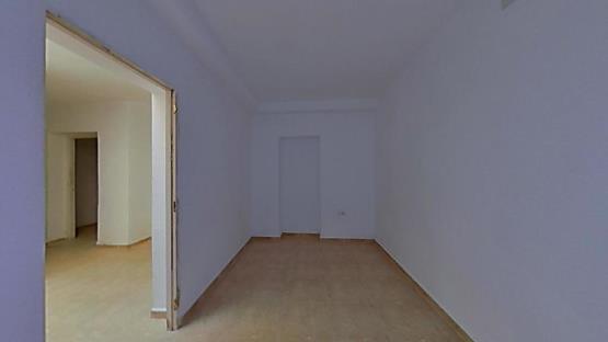 78m² Flat on street Josep Bonaterra, Figueres, Girona