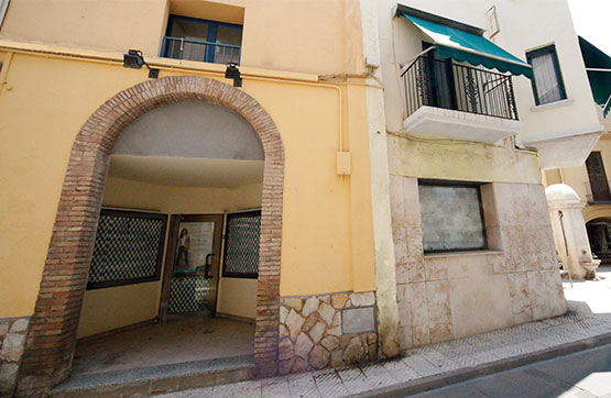 Building  on street Rafael Estela, Llançà