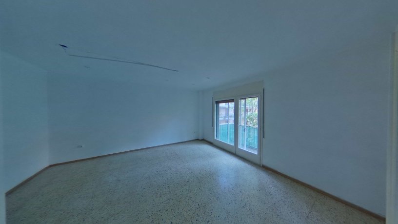 Piso de 105m² en calle Victor Catala, Figueres, Girona