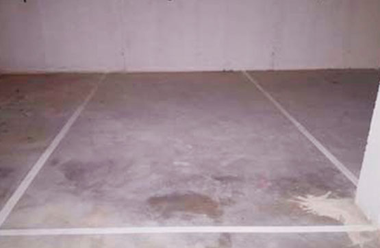 Parking space in street Vallespir, Jonquera (La)