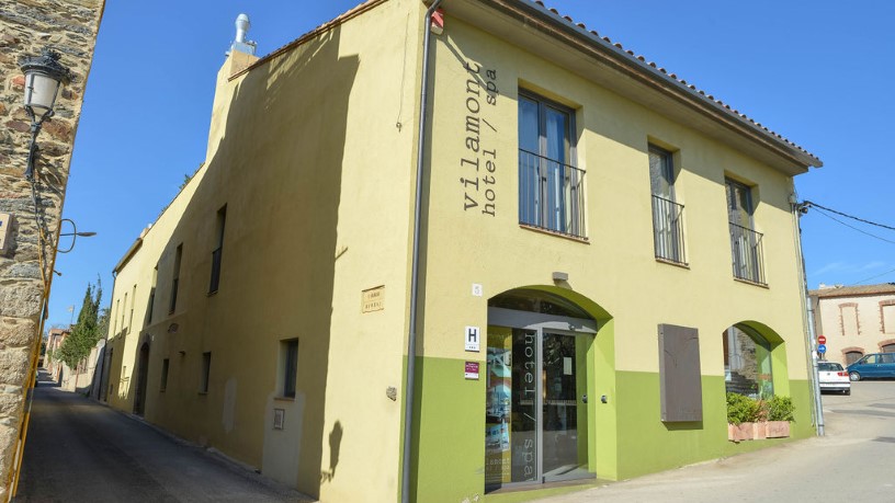 769m² Hotel on square De La Igesia, Garriguella, Girona