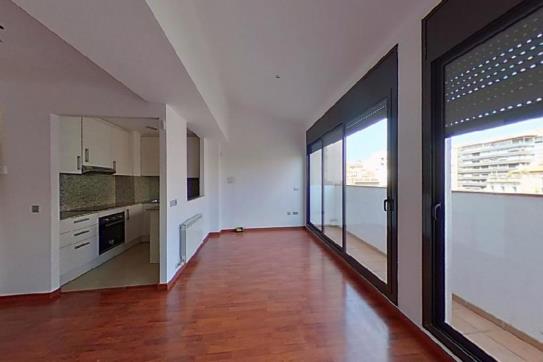 115m² Flat on square Marquès De Camps, Girona