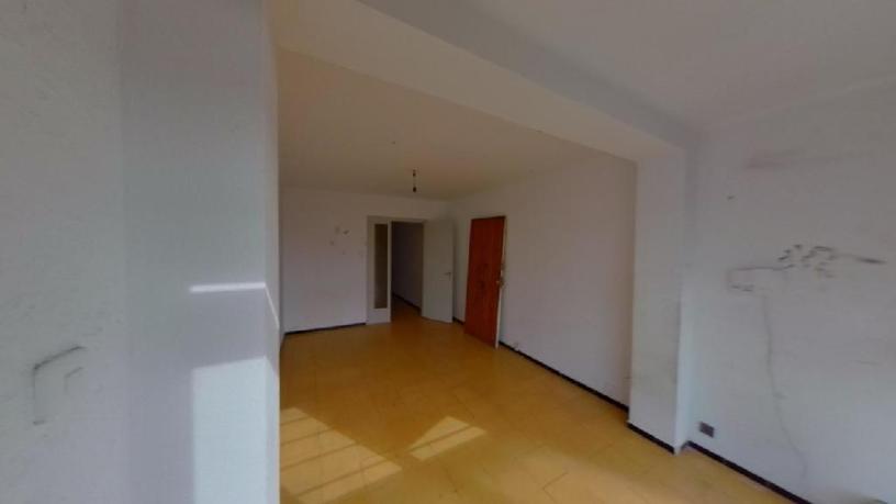 Piso de 76m² en calle Esteve Vila, Salt, Girona