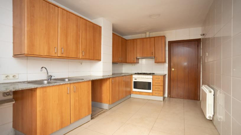 166m² Flat on street Riu Terri, Girona